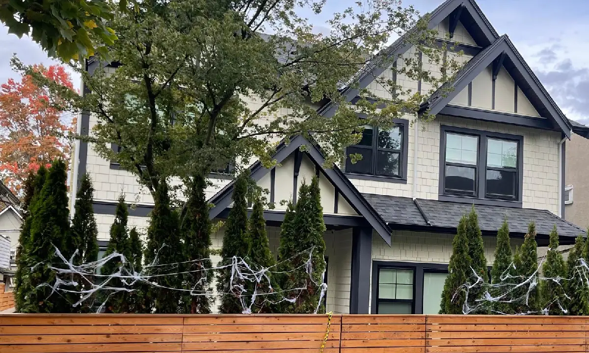 Duplex in Oakridge, Vancouver